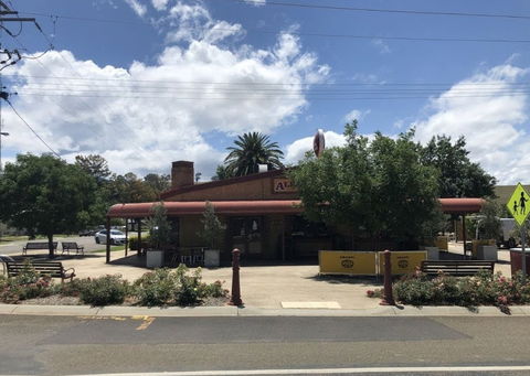 The Albion Hotel - Queensland Tourism 1