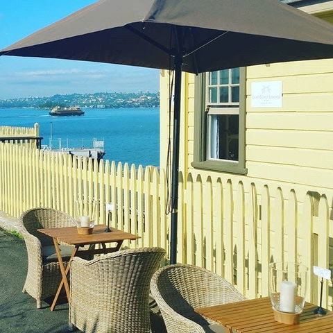 East Coast Lounge - QLD Tourism 0
