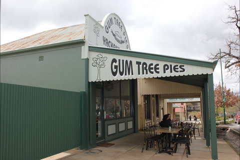 Gum Tree Pies - Queensland Tourism 0