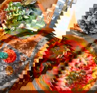 Harley and Rose - Queensland Tourism