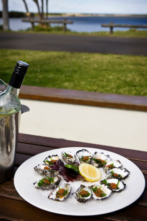 Hedy's Riverside Bistro - Queensland Tourism 1