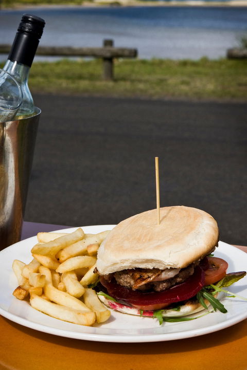 Hedy's Riverside Bistro - Queensland Tourism 2