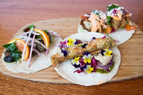 Paco Y Lola - QLD Tourism 0