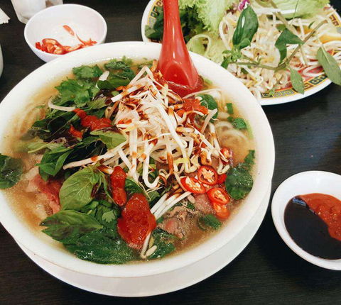 Pho 76 - Green Valley - QLD Tourism 0