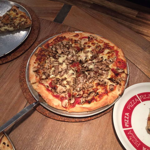 Pizza Napoli - QLD Tourism 0