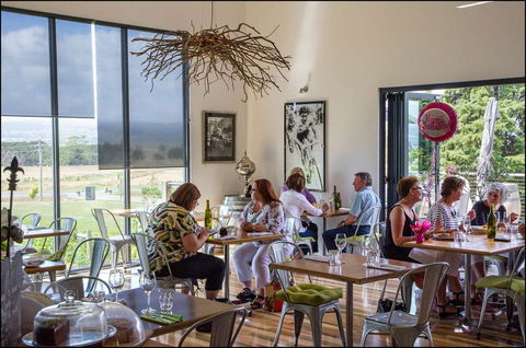 The Barrel Room Restaurant - Queensland Tourism 0
