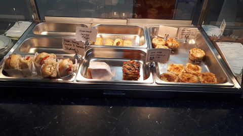 Wanda In Cafe - Queensland Tourism 0