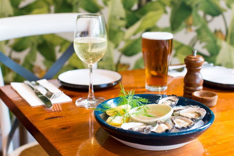 Beach Road Dining - Queensland Tourism 0
