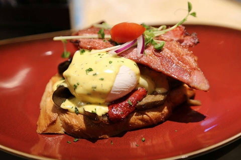 Café LéLunar - Liverpool - Queensland Tourism 0