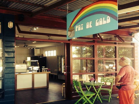 Pot Of Gold Cafe - Queensland Tourism 0