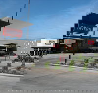 Mayfair Ridge Tavern - Queensland Tourism