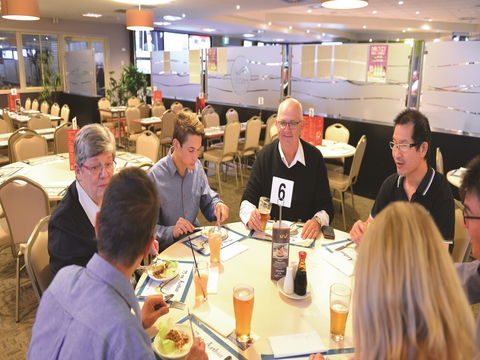 75 On Arthur At The Wellington Soldiers Memorial Club - QLD Tourism 1