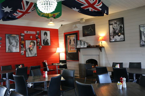 RnR's Diner - Queensland Tourism 1