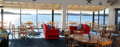 The Cormorant - Cafe On The Pier - Queensland Tourism 2