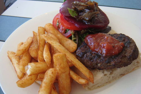 Uno Uno - Queensland Tourism 0