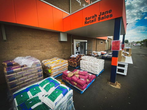 Sarah Jane Fine Foods:  Open Monday - Friday - QLD Tourism 0