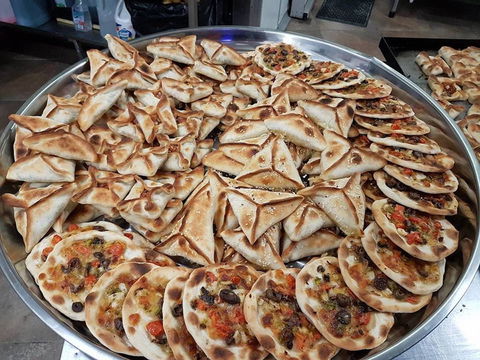 Yum Yum Lebanese Pizza & Cafe - QLD Tourism 0