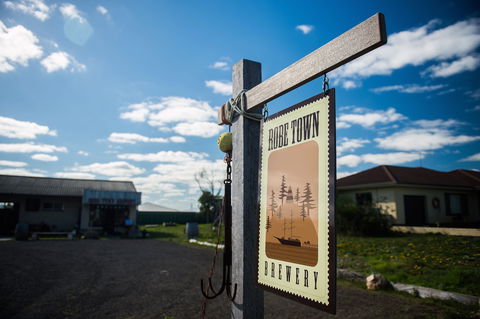 Robe Town Brewery - QLD Tourism 1