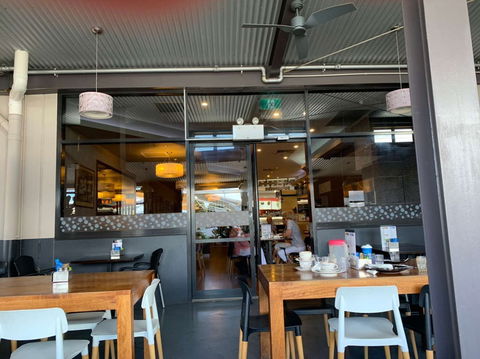 Rosetta Sunsmile Cafe - Queensland Tourism 0