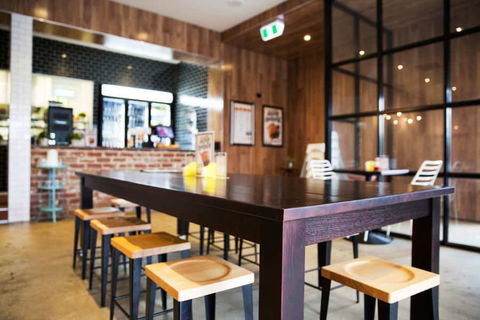 Albion Charles - Queensland Tourism 0
