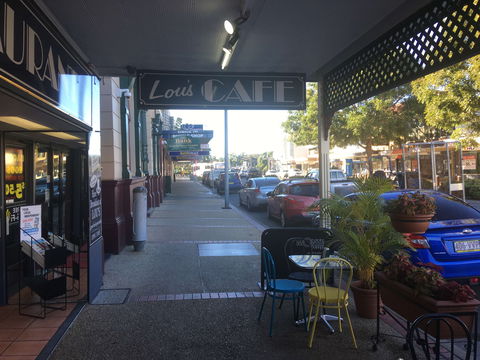 Lou's Cafe Restaurant - Queensland Tourism 0