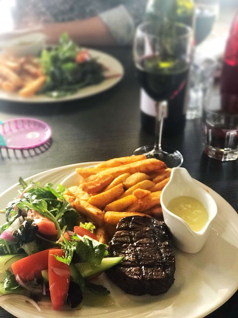 Southern Stones Bar And Rockgrill - Queensland Tourism 0