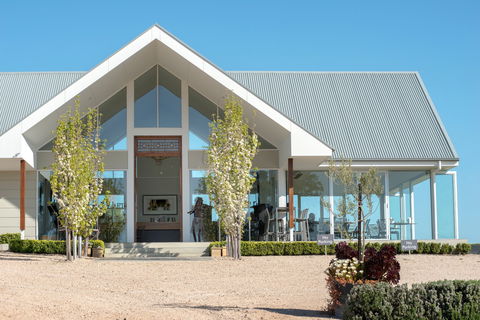 Artwine Cellar Door - QLD Tourism 0