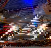 Cadillacs Bar and Grill - Queensland Tourism