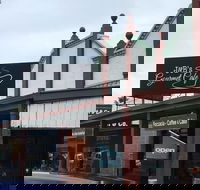 J and B's Gourmet Caf - QLD Tourism