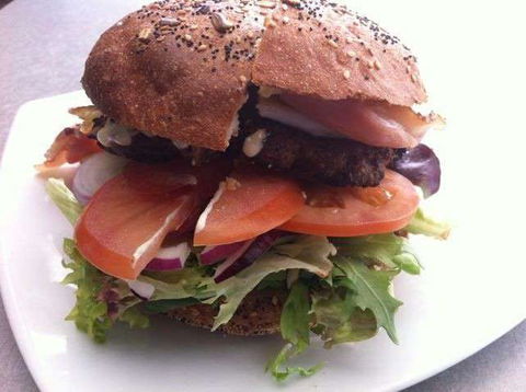 M&M Burger Bar And Take Away - Queensland Tourism 0