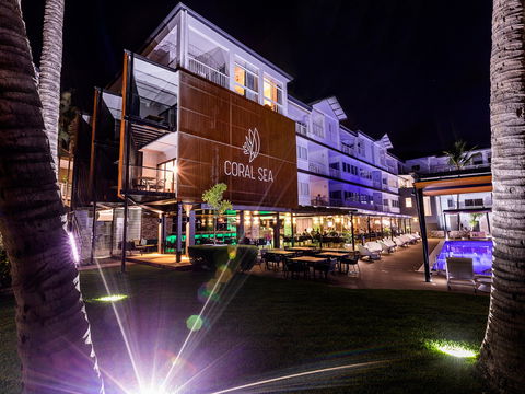 The Rocks - Restaurant, Bar, Pool Club - Queensland Tourism 0