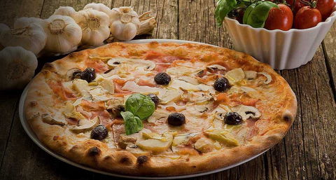 Alex's Pizza - QLD Tourism 0