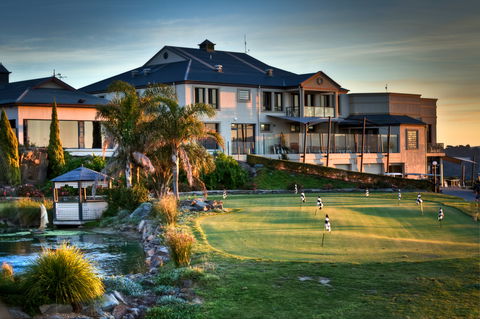 Baudins Restaurant At McCracken Country Club - QLD Tourism 0