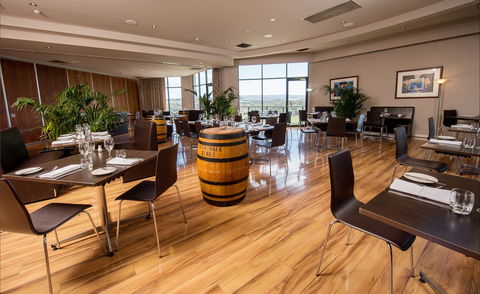 Baudins Restaurant At McCracken Country Club - QLD Tourism 2