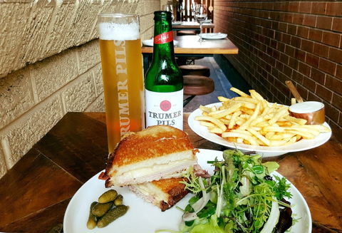 Republique Bistro And Bar - Queensland Tourism 1