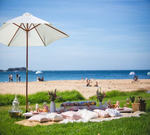 Picnic By The Sea - Queensland Tourism 0