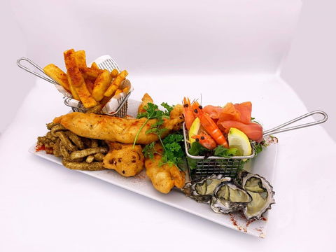 Mariners On The Waterfront Bistro - QLD Tourism 1