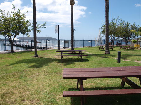 Mariners On The Waterfront Bistro - QLD Tourism 2