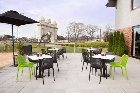 Arch View  Cafe - QLD Tourism 2