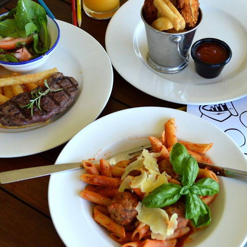 Indigo – Eats, Treats & Bar - Queensland Tourism 0