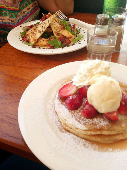 La Pizza Trattoria - QLD Tourism 0