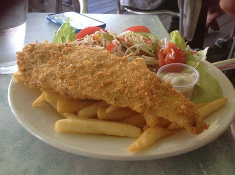Flying Fish Point Cafe - Queensland Tourism 0