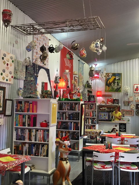 Noelene's Book Cafe - Queensland Tourism 6