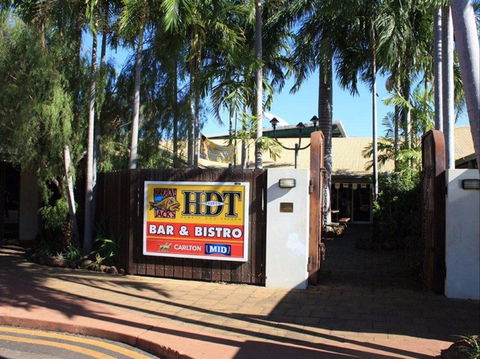 Humpty Doo Tavern - QLD Tourism 0