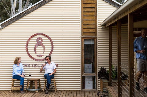 Islander Estate Vineyards - Queensland Tourism 0