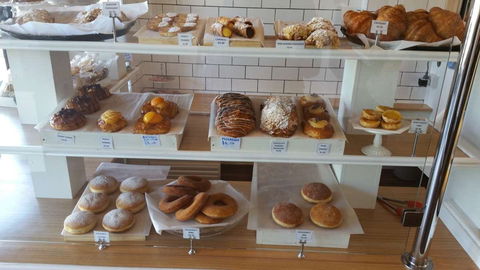 Oliver's Patisserie & Cafe - Queensland Tourism 0