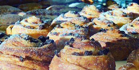 The Grumpy Baker - Castle Cove - QLD Tourism 0