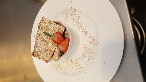 Three Little Pigs - Bar And Bistro - Queensland Tourism 2