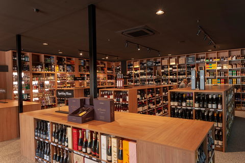Angas Park Cellars - QLD Tourism 1