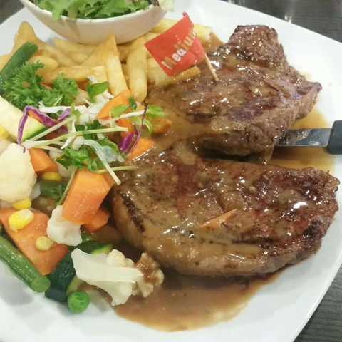 Saltwater Grill - QLD Tourism 0